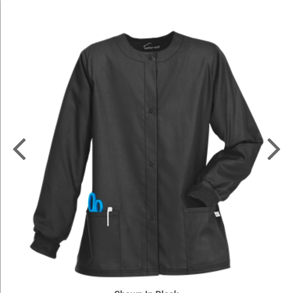 Uniform Advantage scrub coat in black